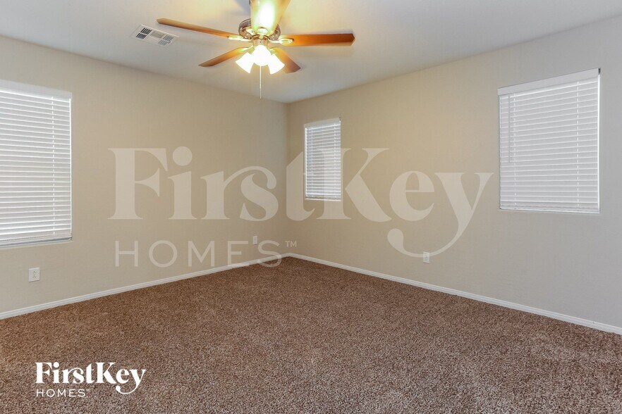 Building Photo - 8933 Hand Painted Ct