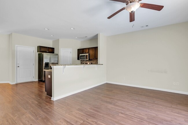 Building Photo - 3 Bedroom 2.5 Bathroom Townhome in Richmon...
