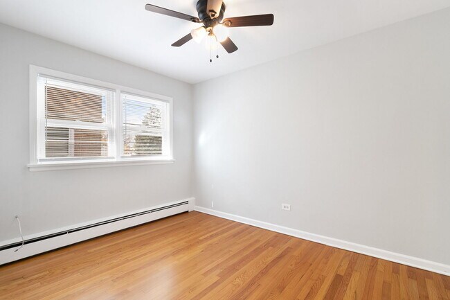 Building Photo - 8910 Grand Ave