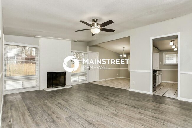 Building Photo - 3 Bedroom Pet-Friendly Home in FLORISSANT,...