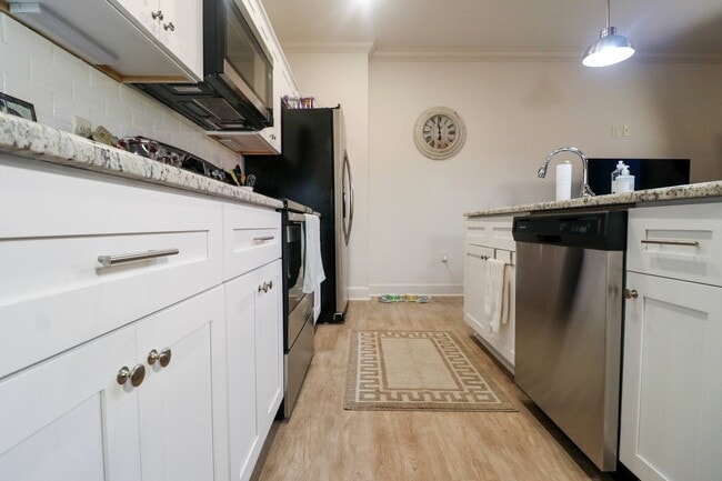 High-End Kitchen Cabinets - Midtown Starkville