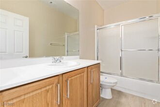 Building Photo - 2346 Amana Dr