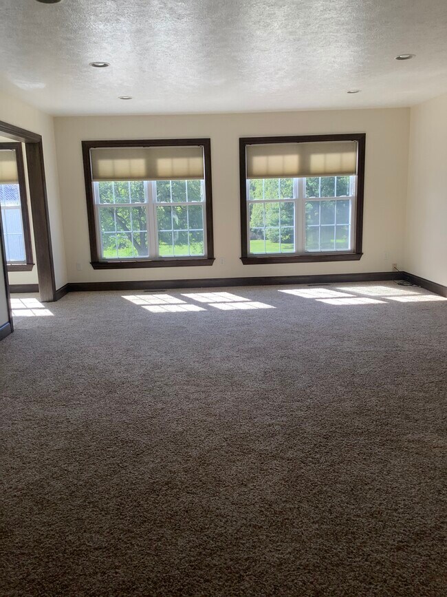 Building Photo - 13775 Carlton St