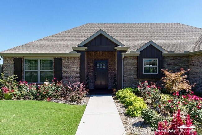 Building Photo - 3252 N Bentley Ridge