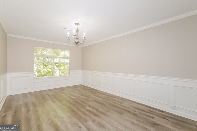 Building Photo - 665 Lakeridge Ct