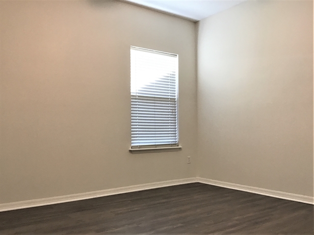 Building Photo - 12627 Lake Sawyer Dr