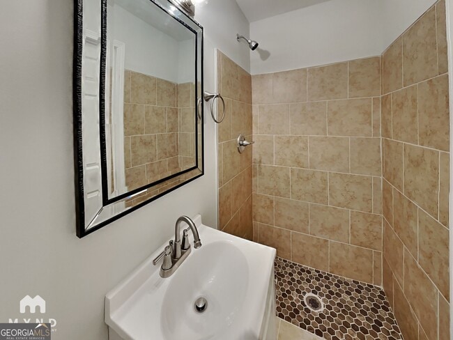 Building Photo - 1371 Stoneham Ct