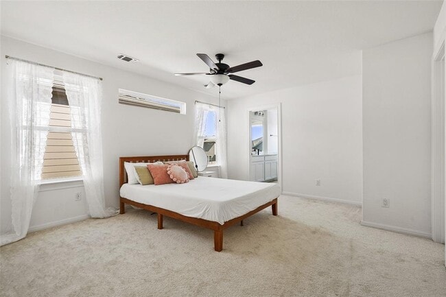 Building Photo - 304 Regatta Trl