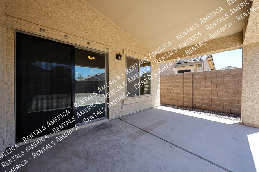 Building Photo - 41103 W Thornberry Ln