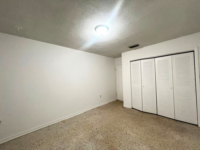 Building Photo - Classic Coral Way Charm- 3 bedroom Duplex Available!