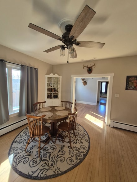 Building Photo - 211 S 6th Ave