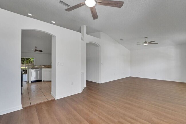 Building Photo - 502 Reddicks Cir