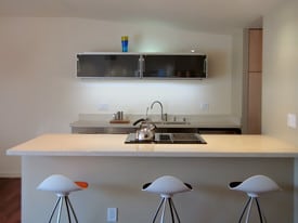 Building Photo - 622 S Barrington Ave