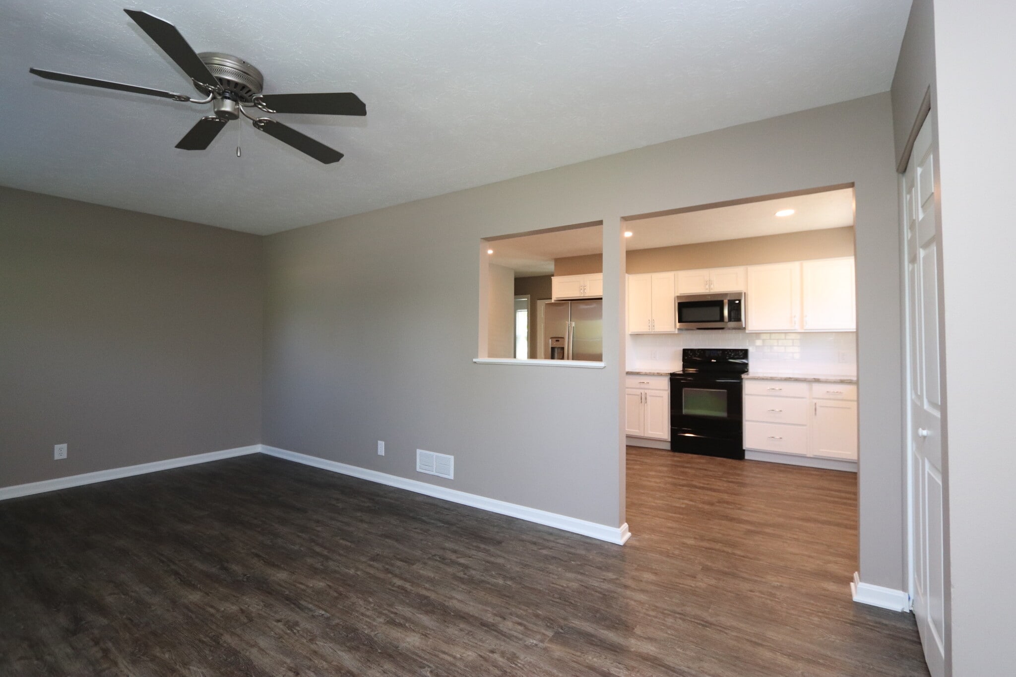 Building Photo - 6810 Village Green Blvd