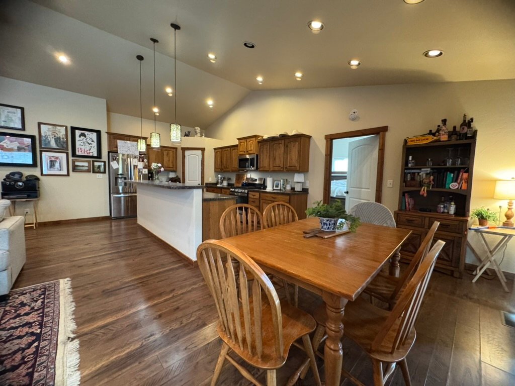 Building Photo - 219 Talon Way