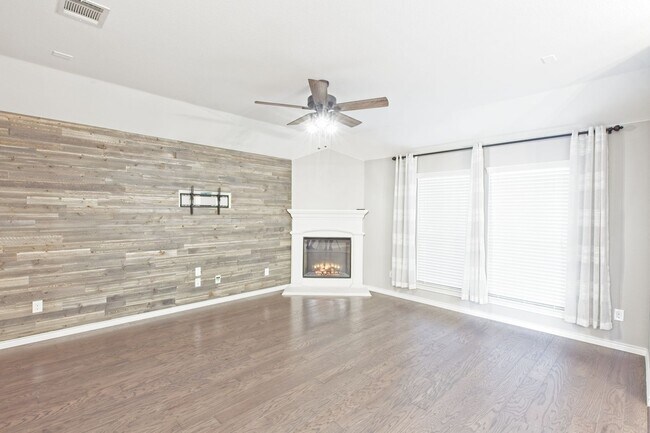 Building Photo - 3 bed plus home office for Lease