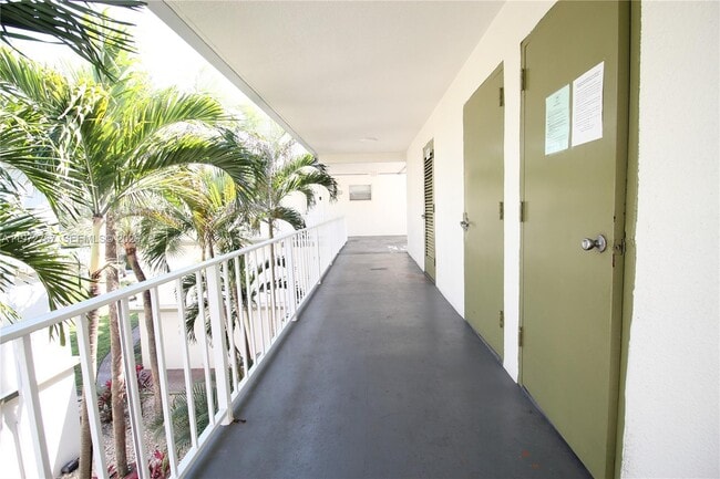 Building Photo - 4235 N University Dr