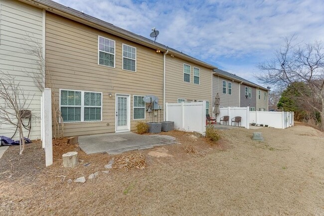 Building Photo - 6353 Mossy Oak Landing