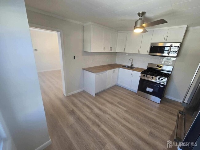 Building Photo - 635 Linden Ave