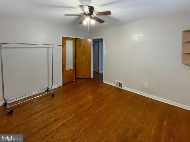 Building Photo - 1409 N 76th St