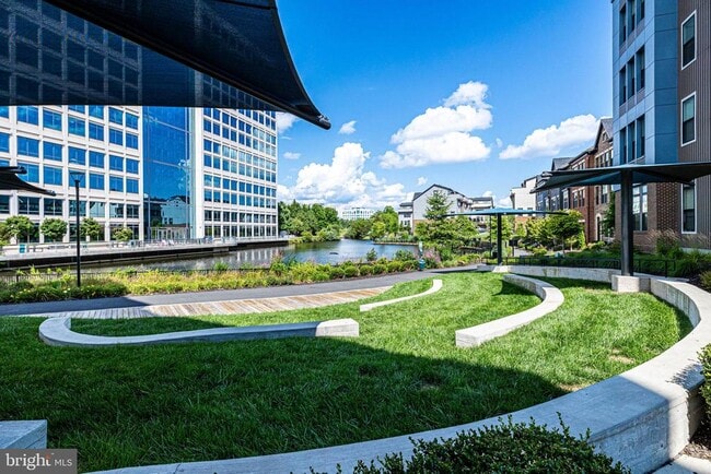 Building Photo - 2335 Water Promenade Ave