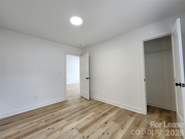 Building Photo - 1300 Rainbow Dr
