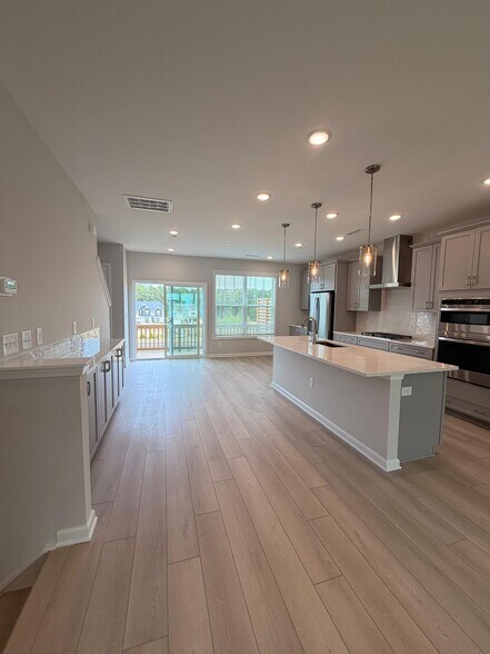 Building Photo - 10052 Secluded Garden Dr