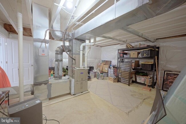 Building Photo - 65 Westmont Dr