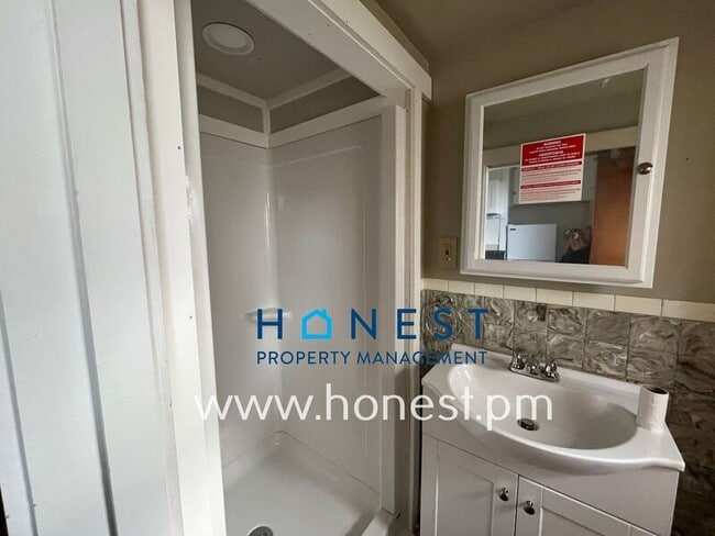 Building Photo - 8 Lasalle St