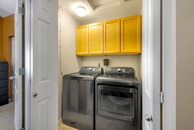 Building Photo - 931 N 35th St