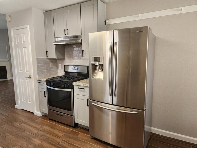 Building Photo - 8307 Holmwood Dr