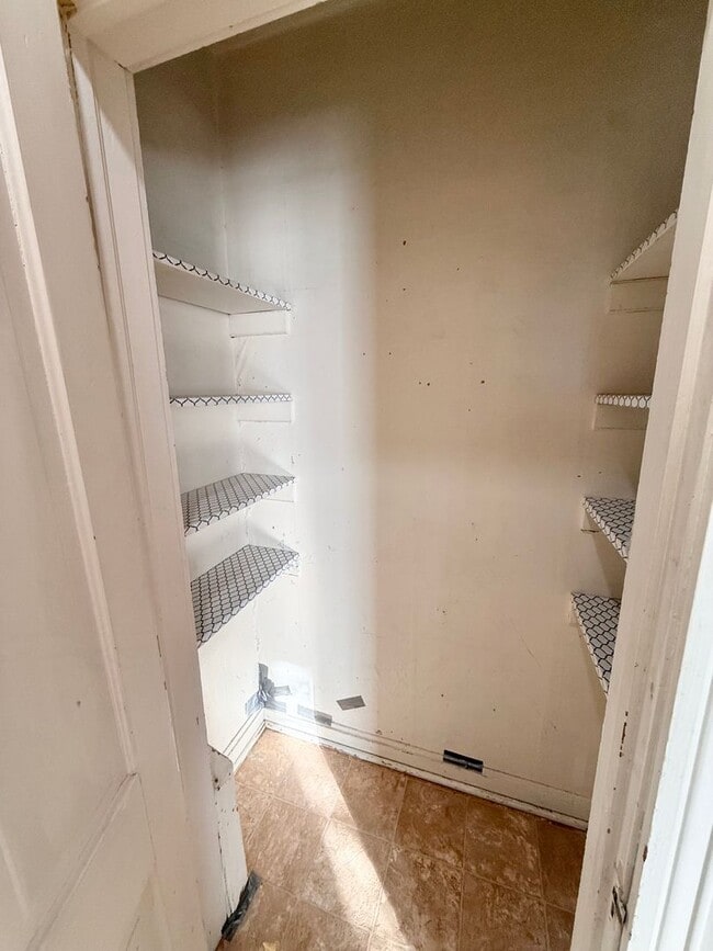 Building Photo - 1544 D St