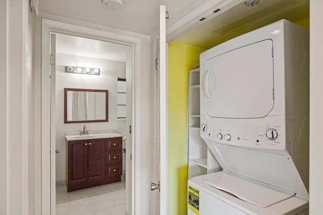 Building Photo - 230 Pheasant Ridge Rd