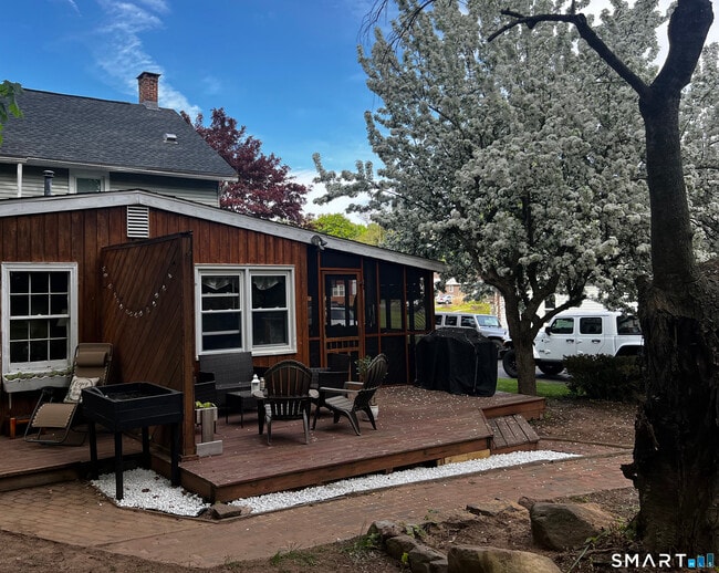 Building Photo - 77 Freestone Ave