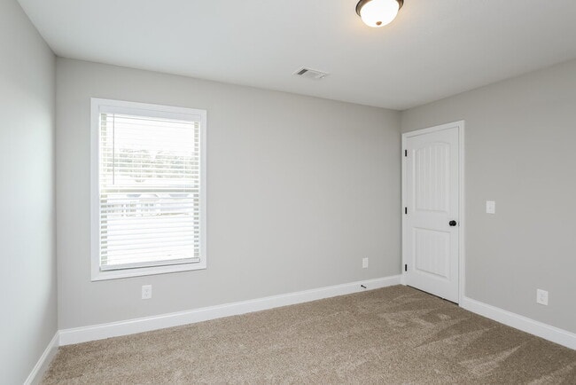 Building Photo - 267 Heartland Cir