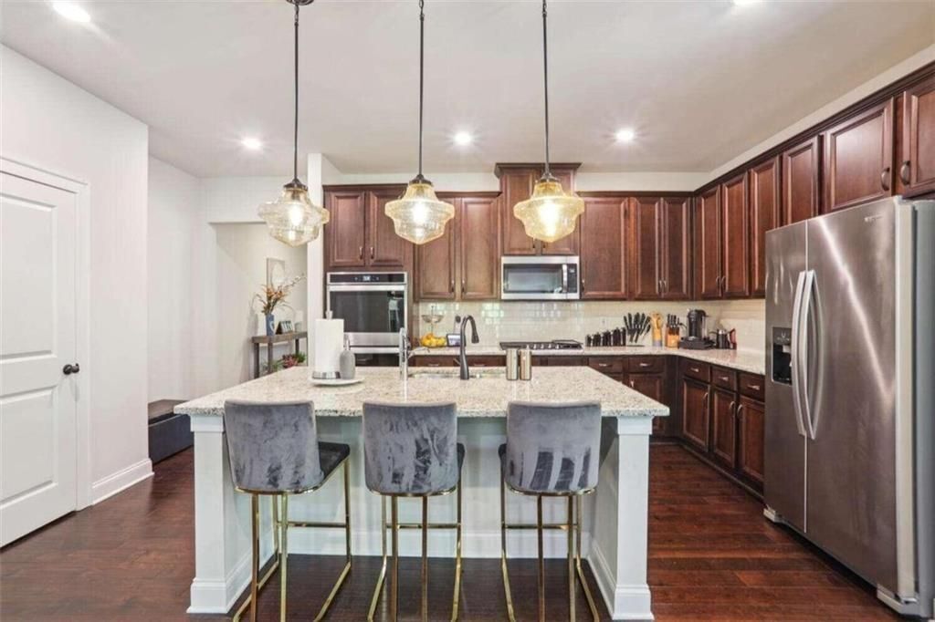 Building Photo - 1122 Hibiscus Way SW