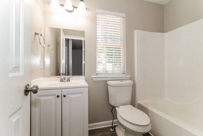 Building Photo - 1980 Morning Walk NW