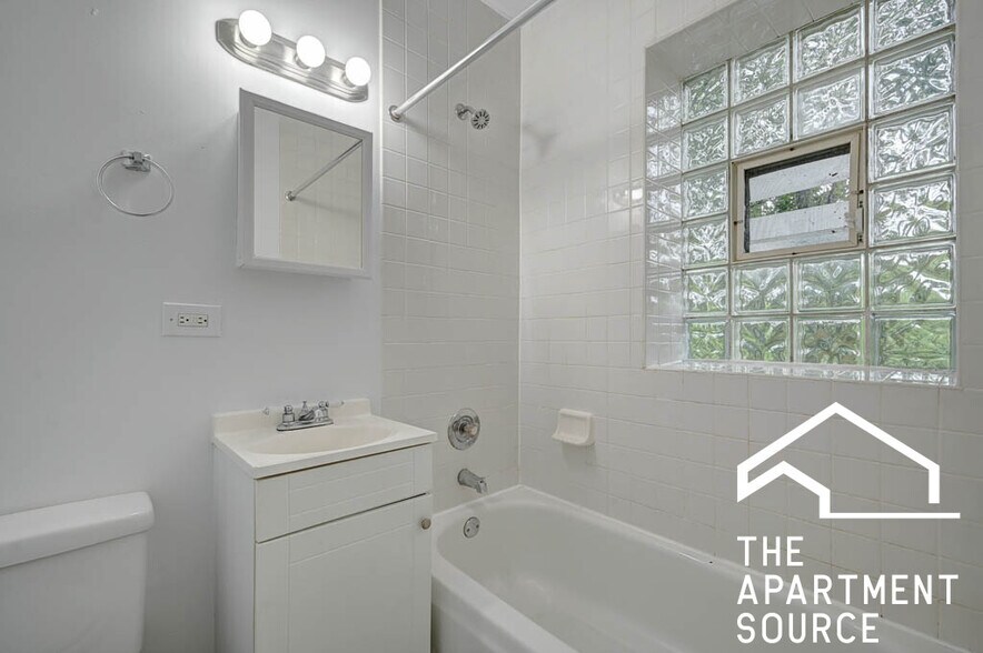 Building Photo - 1858 N Humboldt Blvd