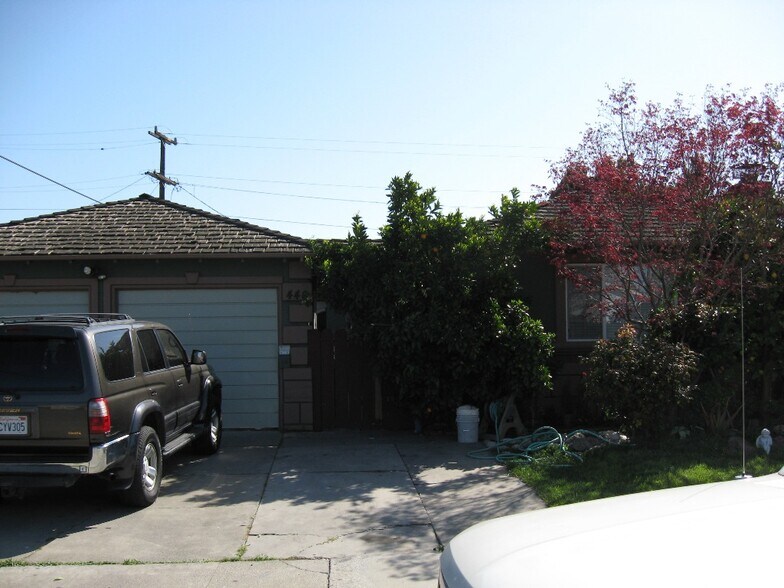 Building Photo - 444 Doma Dr