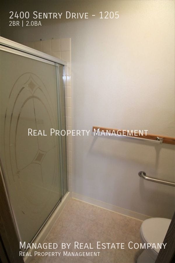 Building Photo - 2400 Sentry Dr