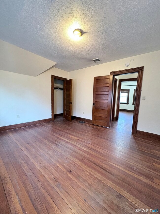 Building Photo - 792 Elm St