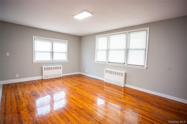 Building Photo - 470 E Broadway