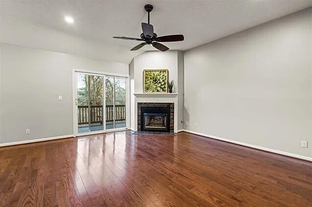 Gas fireplace - 12171 Hayes St
