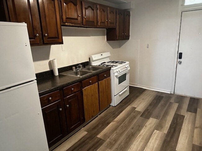 Building Photo - 3 bedroom 1 bathroom York, PA