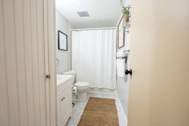 Building Photo - 11019 Neptune Pl