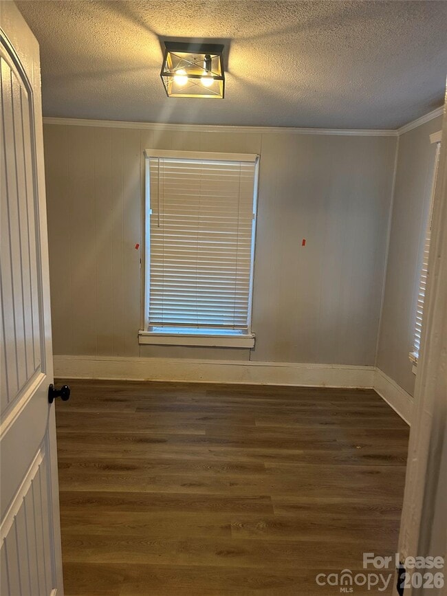 Building Photo - 3914 Bearwood Ave