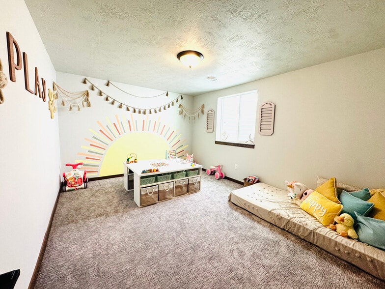 Building Photo - 5513 S Dubuque Ave