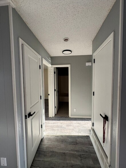 Building Photo - 2304 Westchester Dr