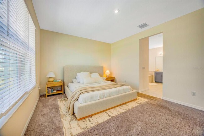 Building Photo - 33995 Astoria Cir