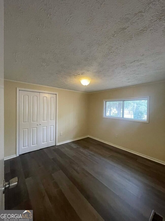 Building Photo - 1116 N Lake Dr